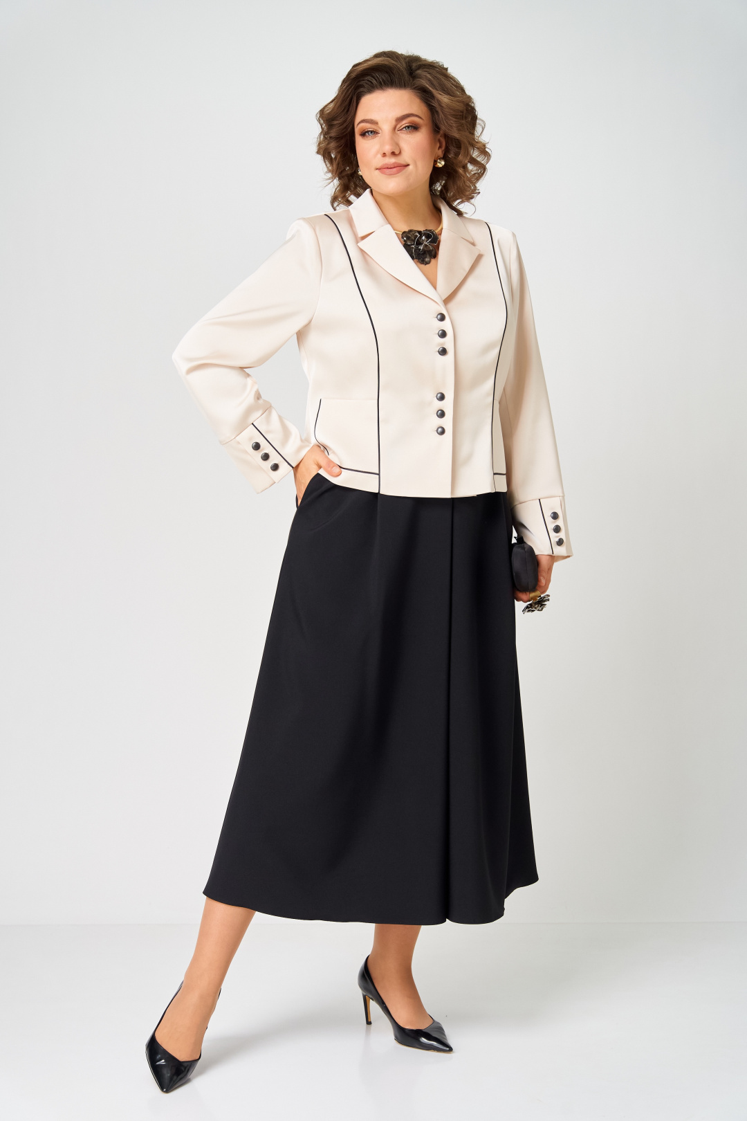 Костюм AiraStyle 24134 молочно-черный