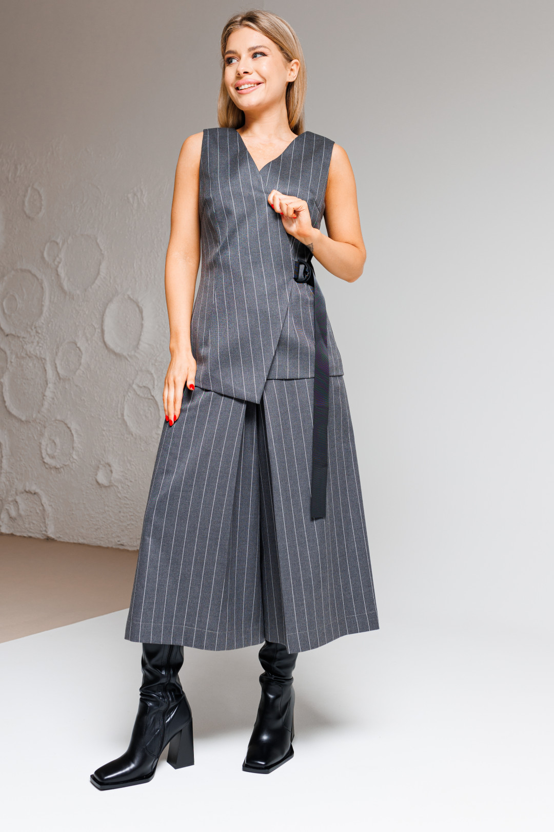 Костюм Ambera style 2052 серый полоска - фото 1