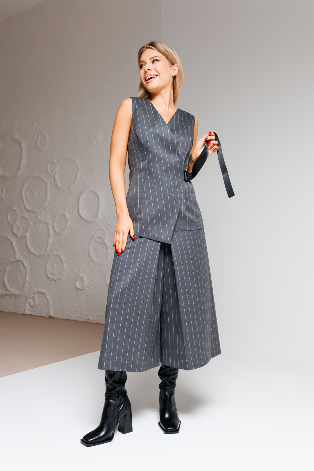 Костюм Ambera style 2052 серый полоска - фото 2