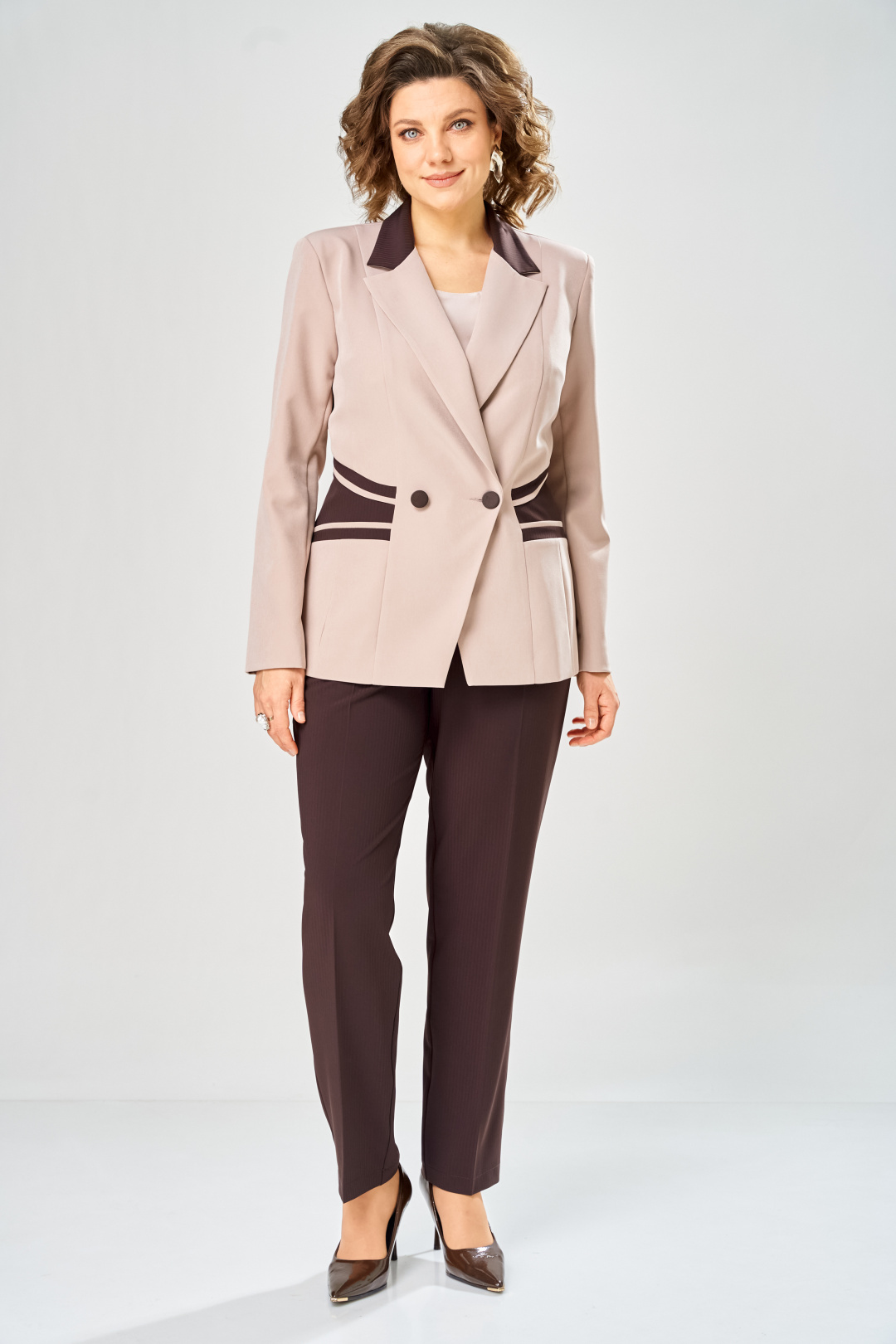 Костюм ANASTASIA MAK 1315 коричневый + пудра - фото 1