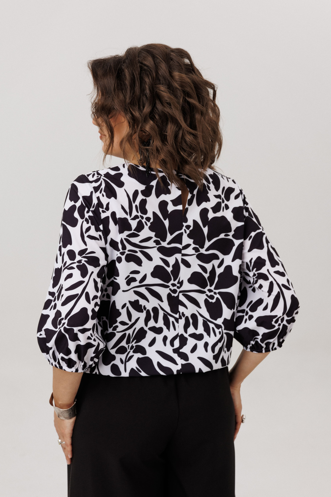 Блузка ANELLI LAUREL 1779 черно-белые цветы - фото 5