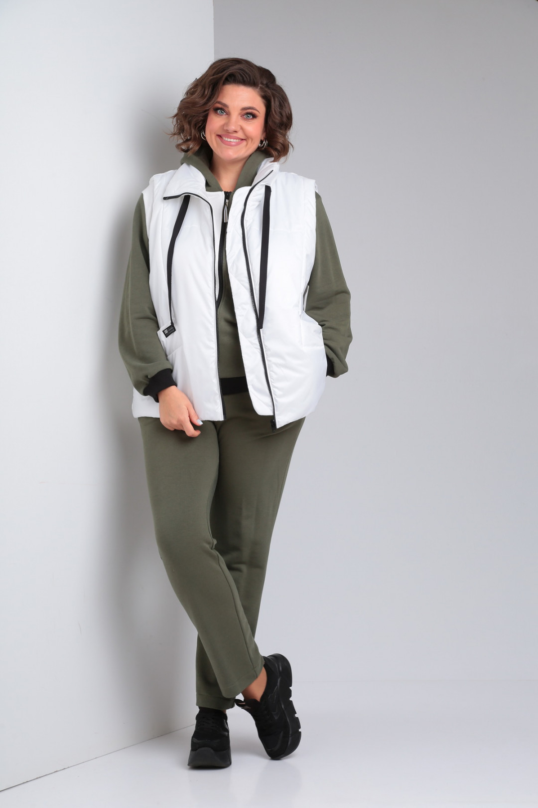 Костюм Diomant 1940 олива-белый - фото 1