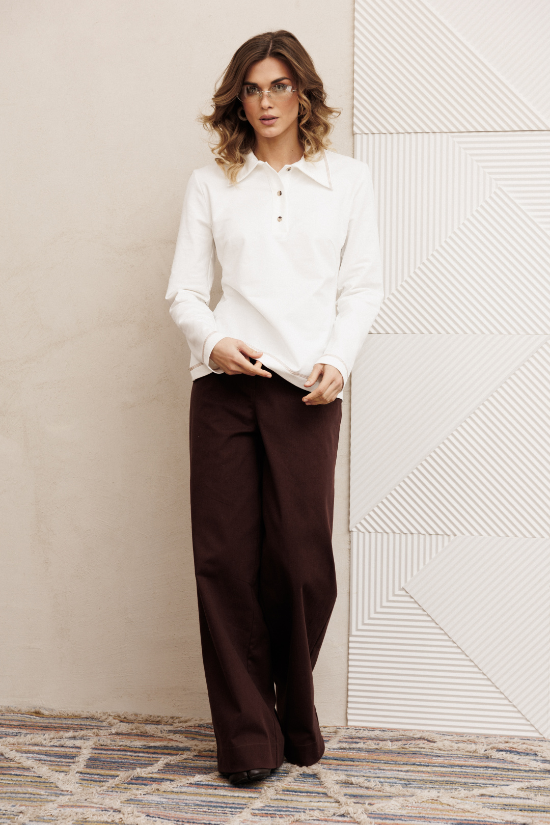 Костюм GIZART 5415 молочный + шоколадный джинс - фото 3