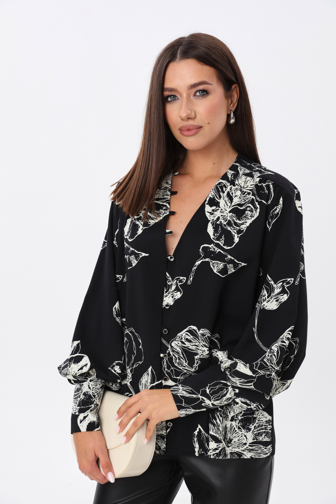 Блузка Лаборатория Моды 1621 цветы на черном - фото 1