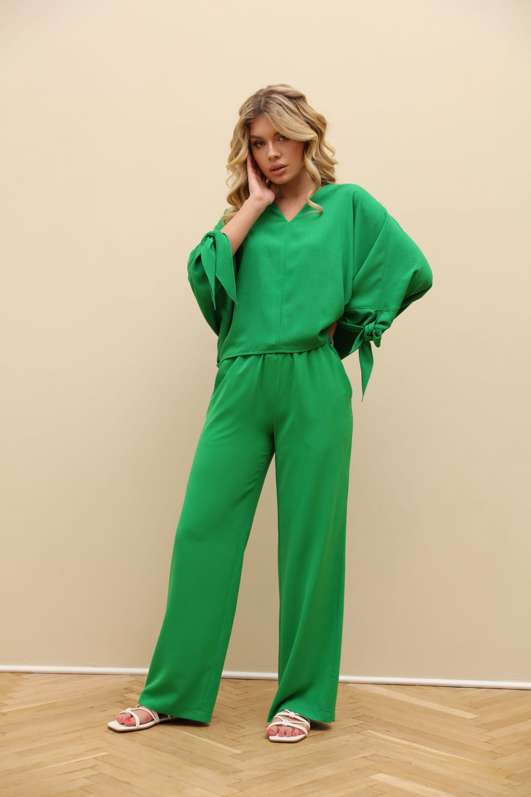 Костюм Лаборатория Моды КЗ 8097 зеленый - фото 1