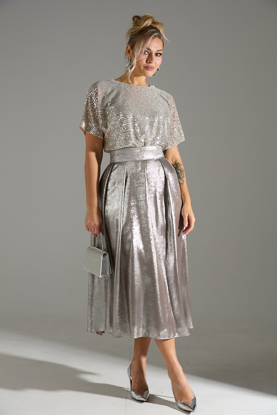 Платье Лаборатория Моды М 76 бежевый шиммер