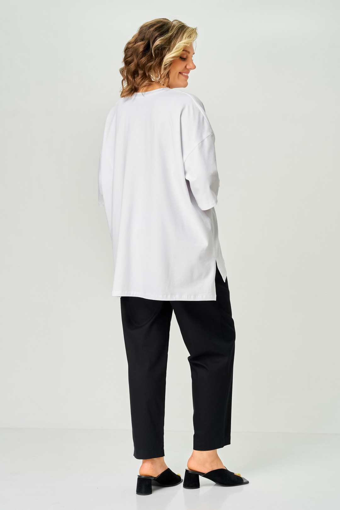 Футболка LARINI 083 белый + серебро зебра