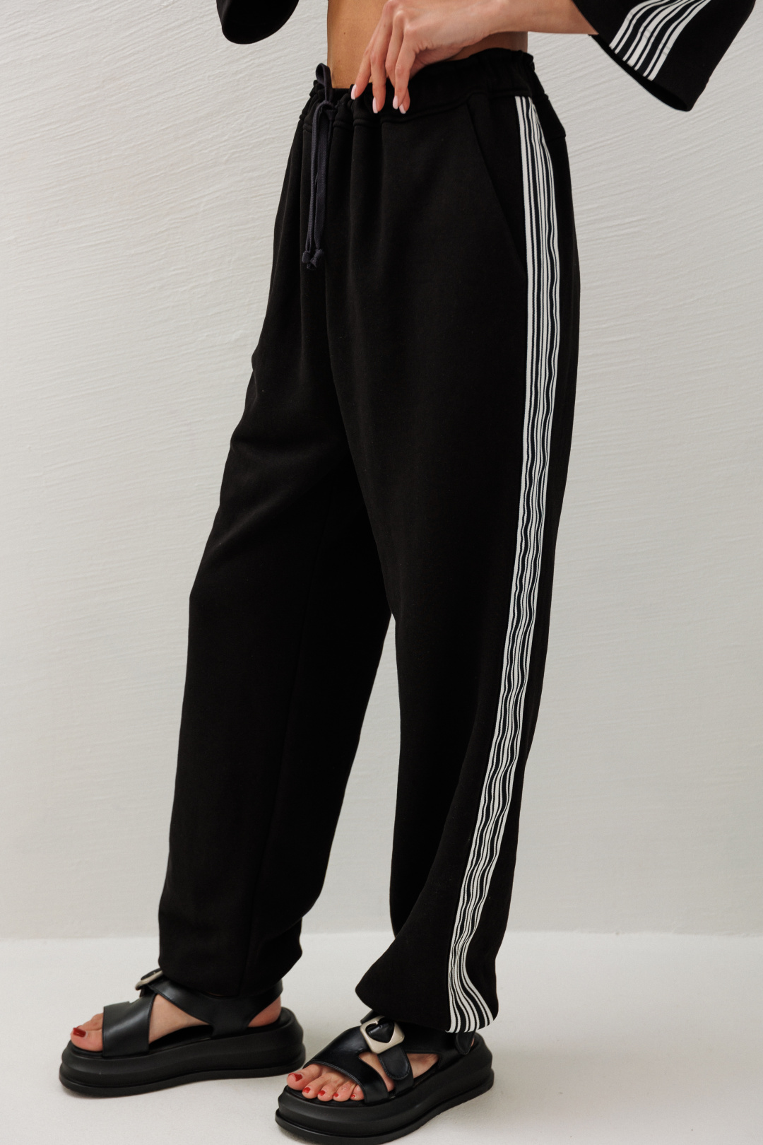 Костюм Lars Style 1238-1 черный+молочный