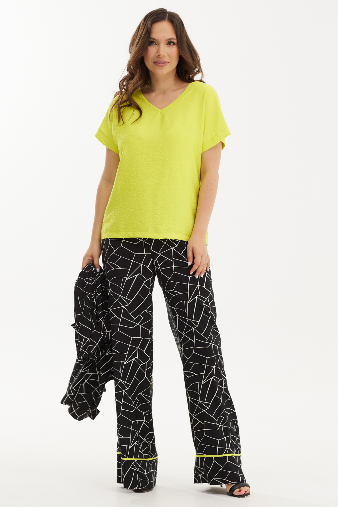 Костюм Магия Моды 2428 чёрно белый+салатовый дизайн - фото 2