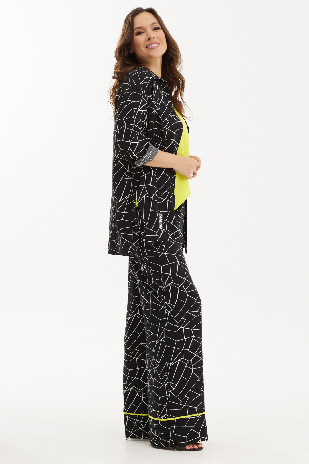 Костюм Магия Моды 2428 чёрно белый+салатовый дизайн - фото 4