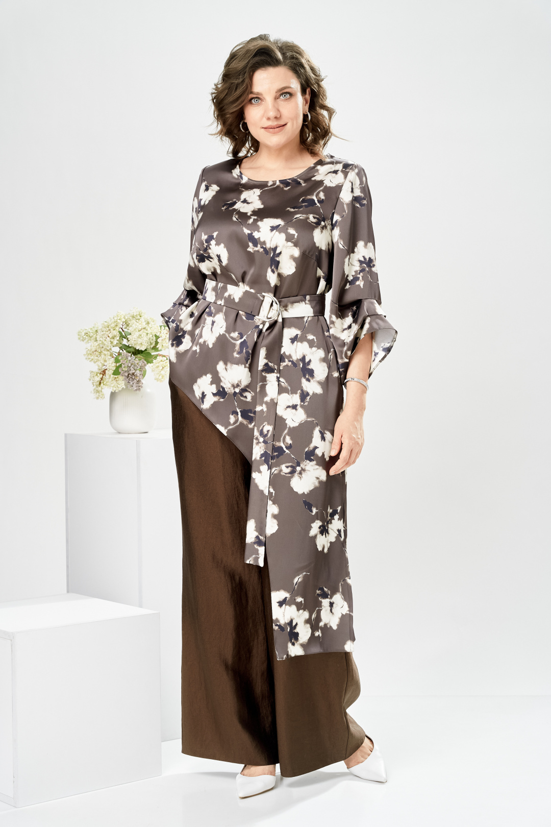 Костюм Romanovich Style 2-2750 коричневый+цветы