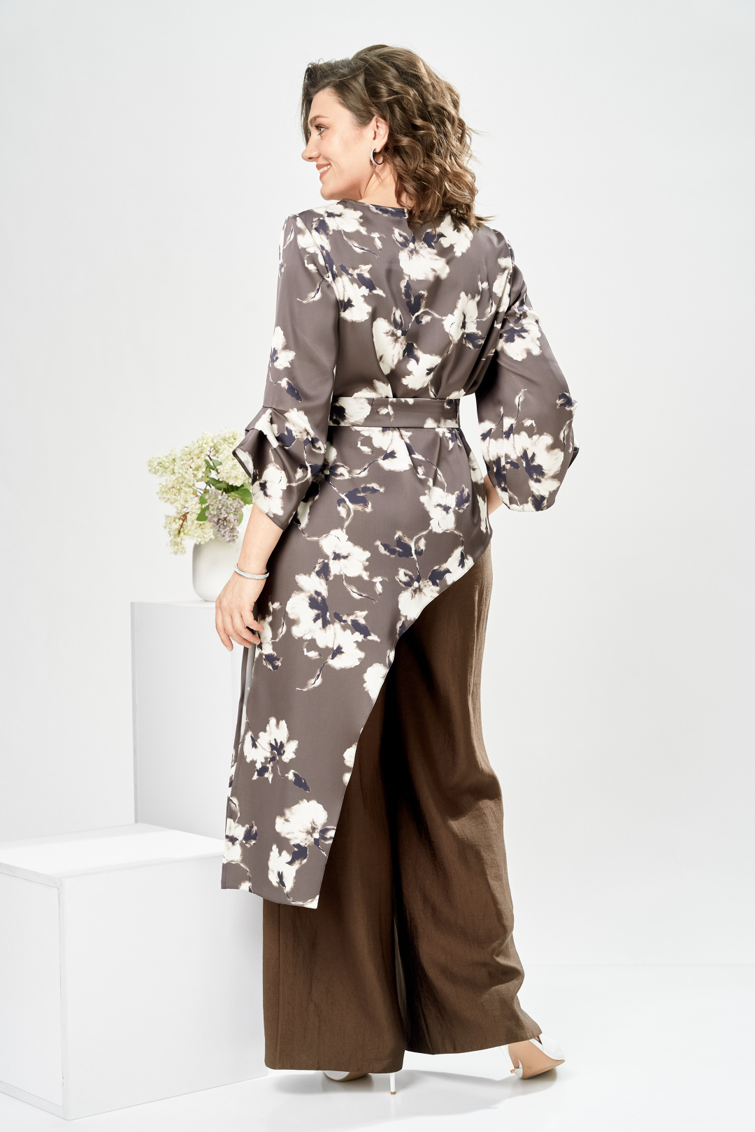 Костюм Romanovich Style 2-2750 коричневый+цветы