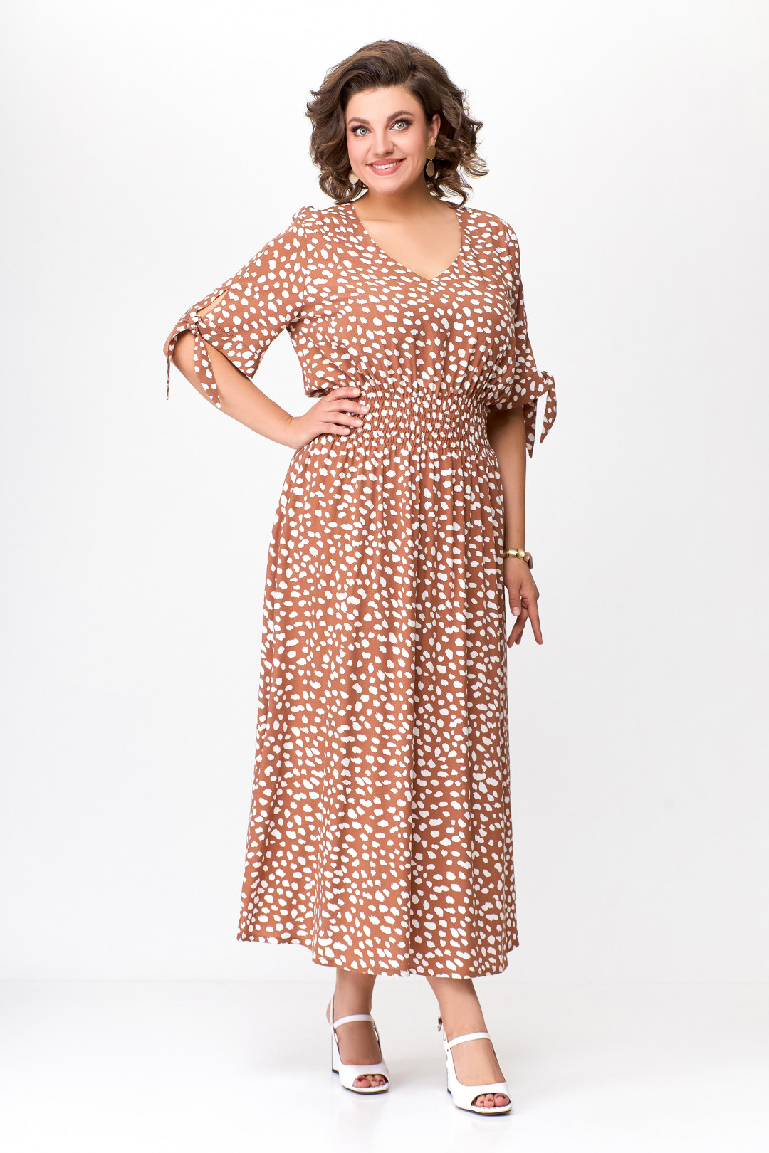 Платье Swallow 568.1 песочный  в принт белые камни - фото 1