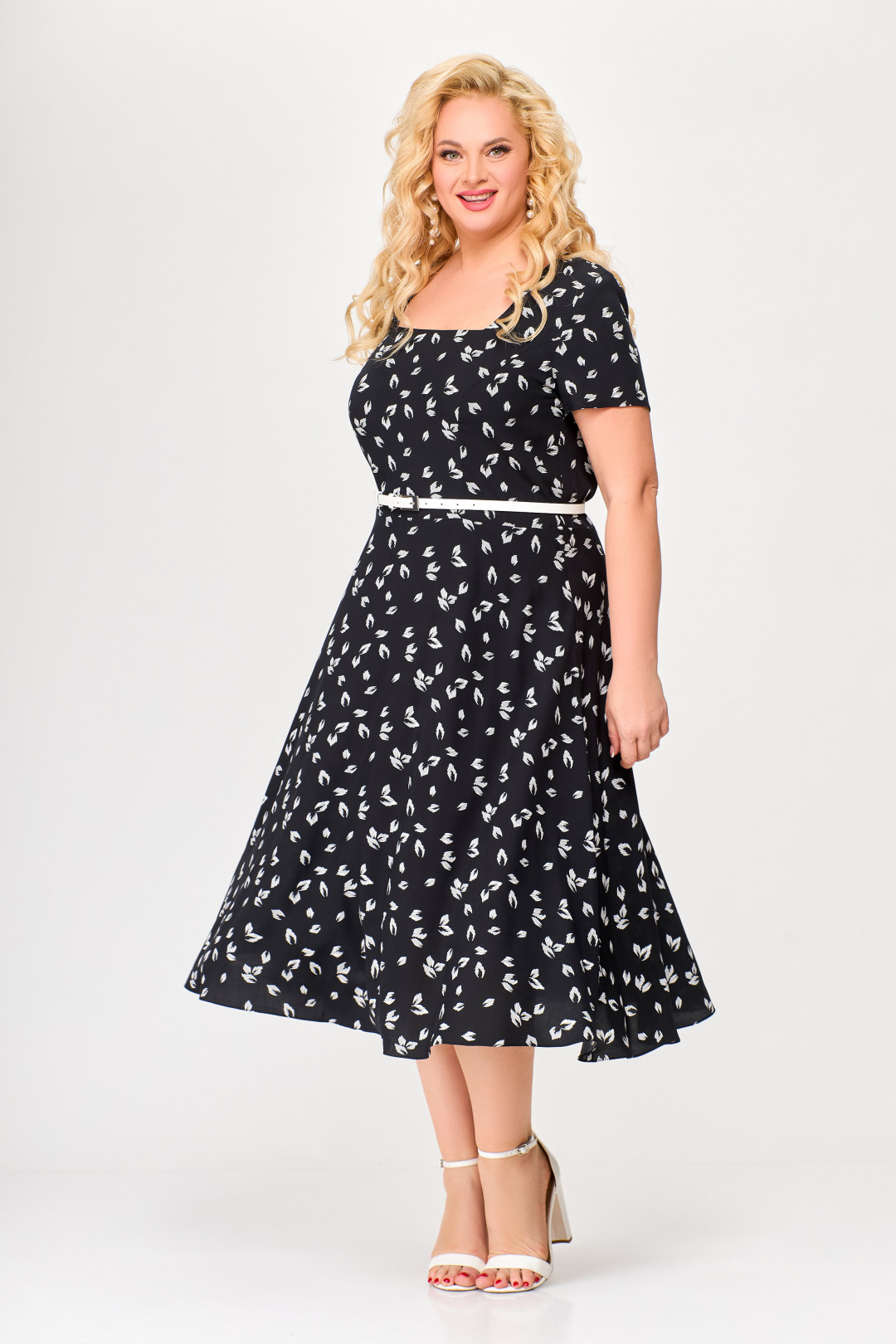 Платье Swallow 667.1 черный в принт «белые листья»