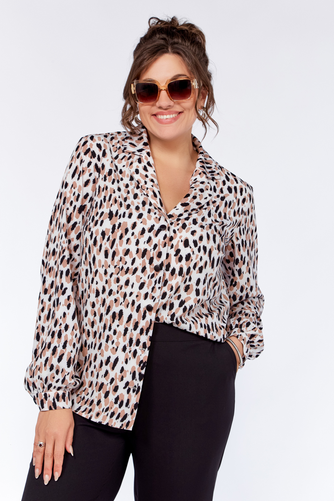 Блуза Swallow 771 молочный в бежево черный принт - фото 1