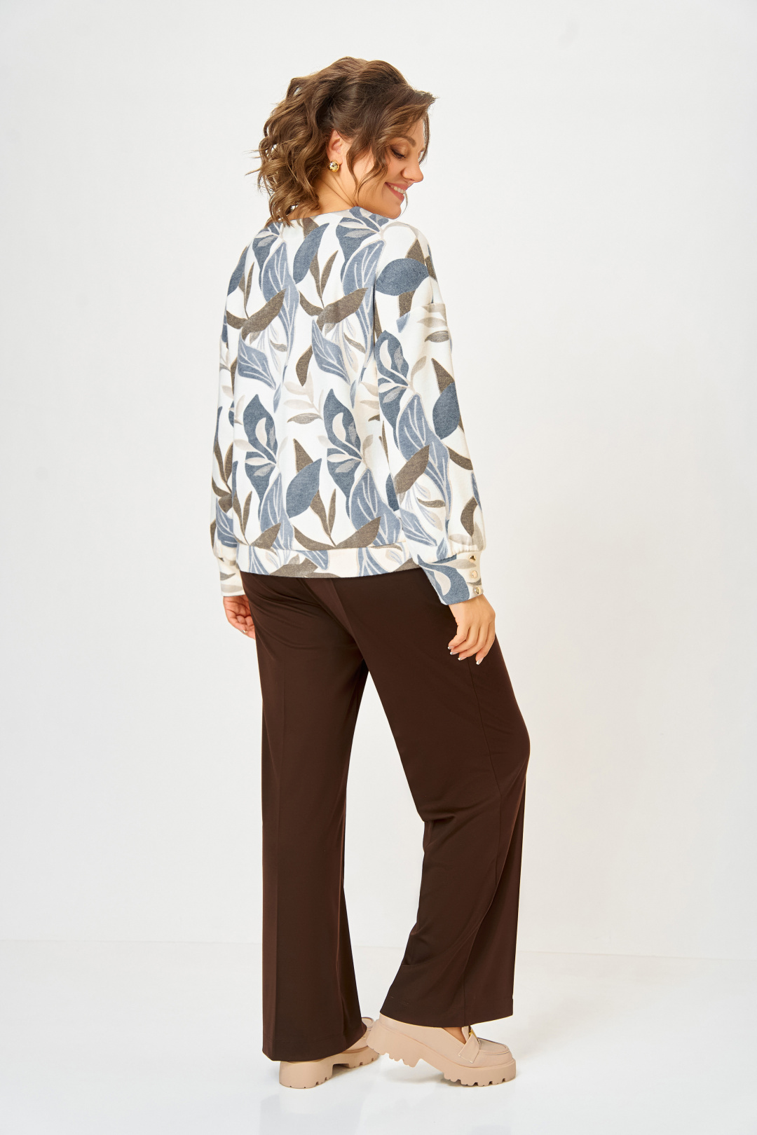 Джемпер Swallow 800-10 молочный+принт «листья в бежево-голубых тонах» - фото 3