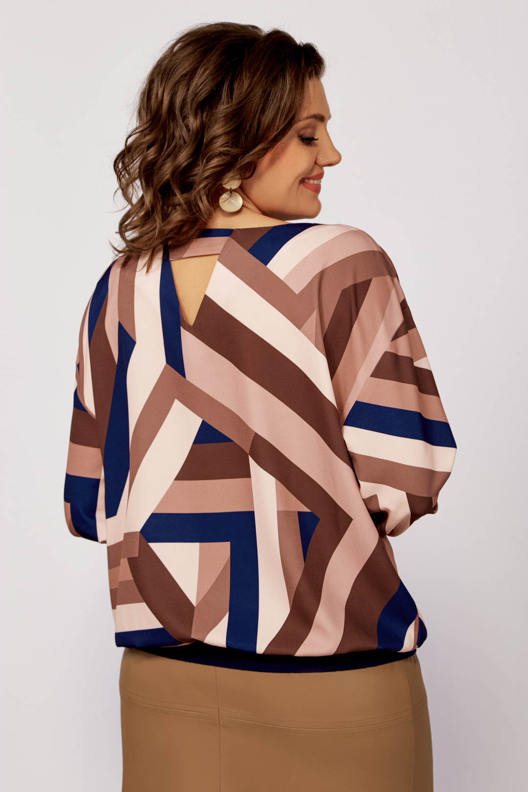 Блуза Swallow 805 кофейно-бежевый, абстракция - фото 2