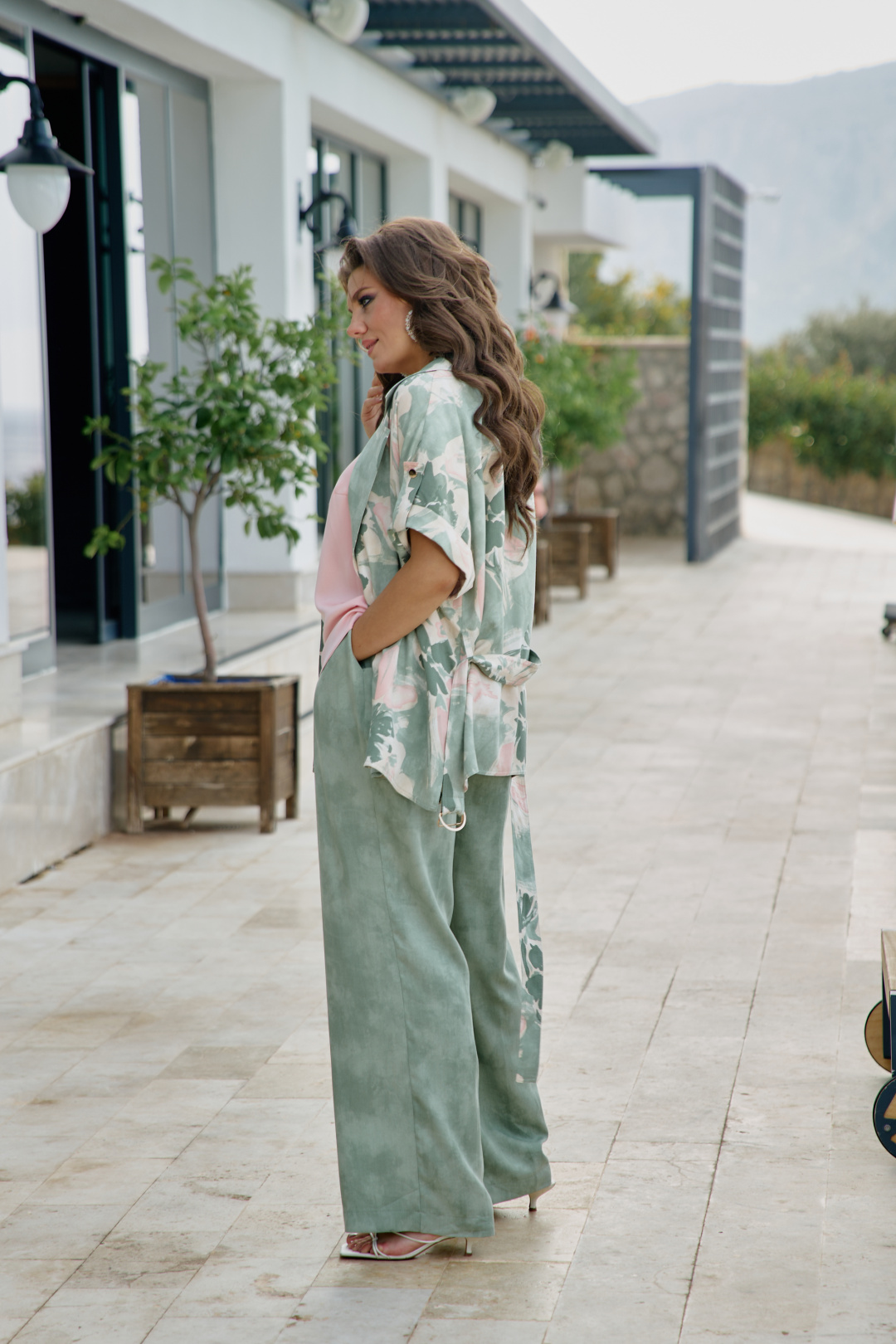 Костюм Vittoria Queen 27913 зеленый меланж+принт - фото 5