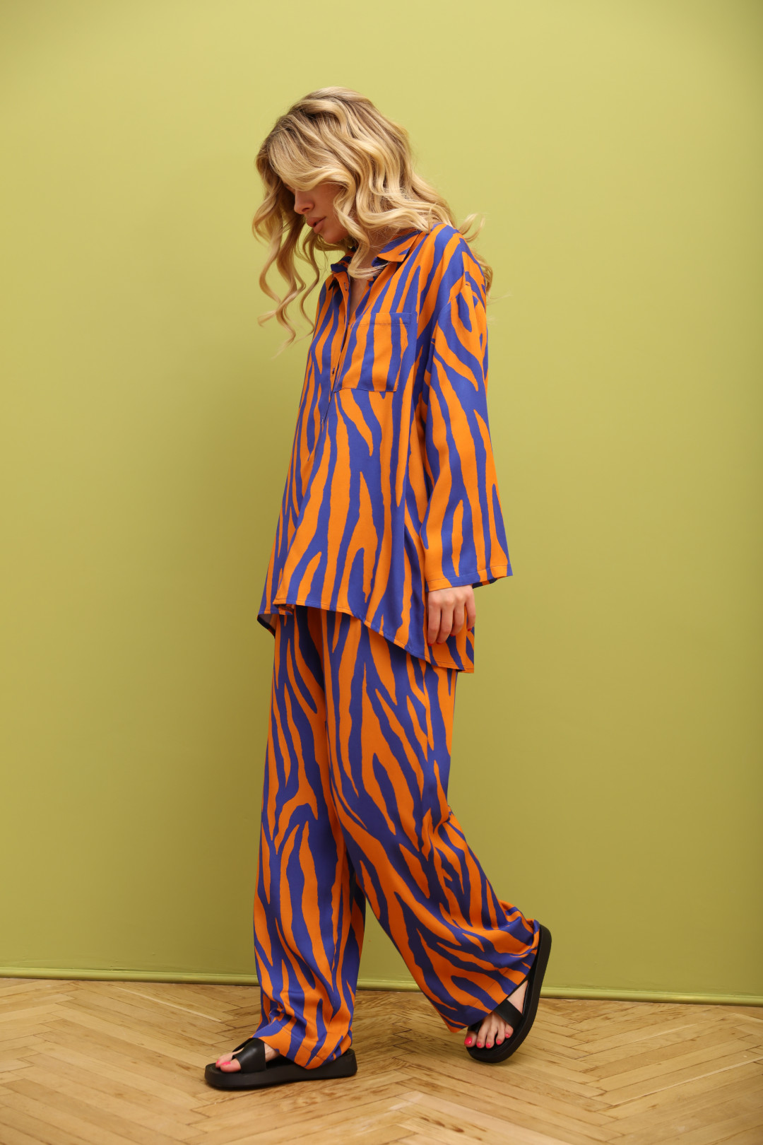 Костюм Лаборатория Моды КН 4080 Оранжевый, синий - фото 3