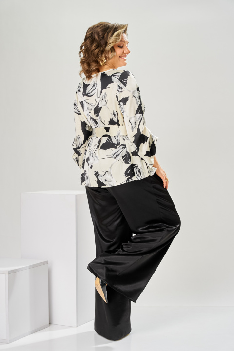 Костюм Romanovich Style 2-3010 белый + цветы
